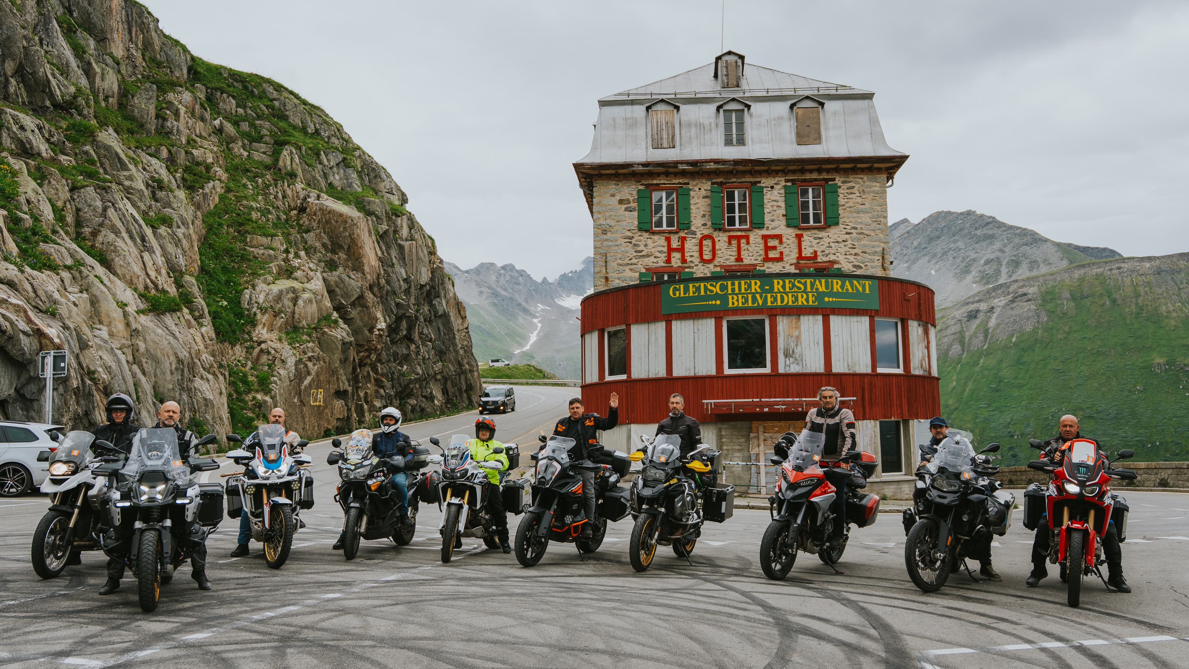 BlackGate MotoTours - tablet